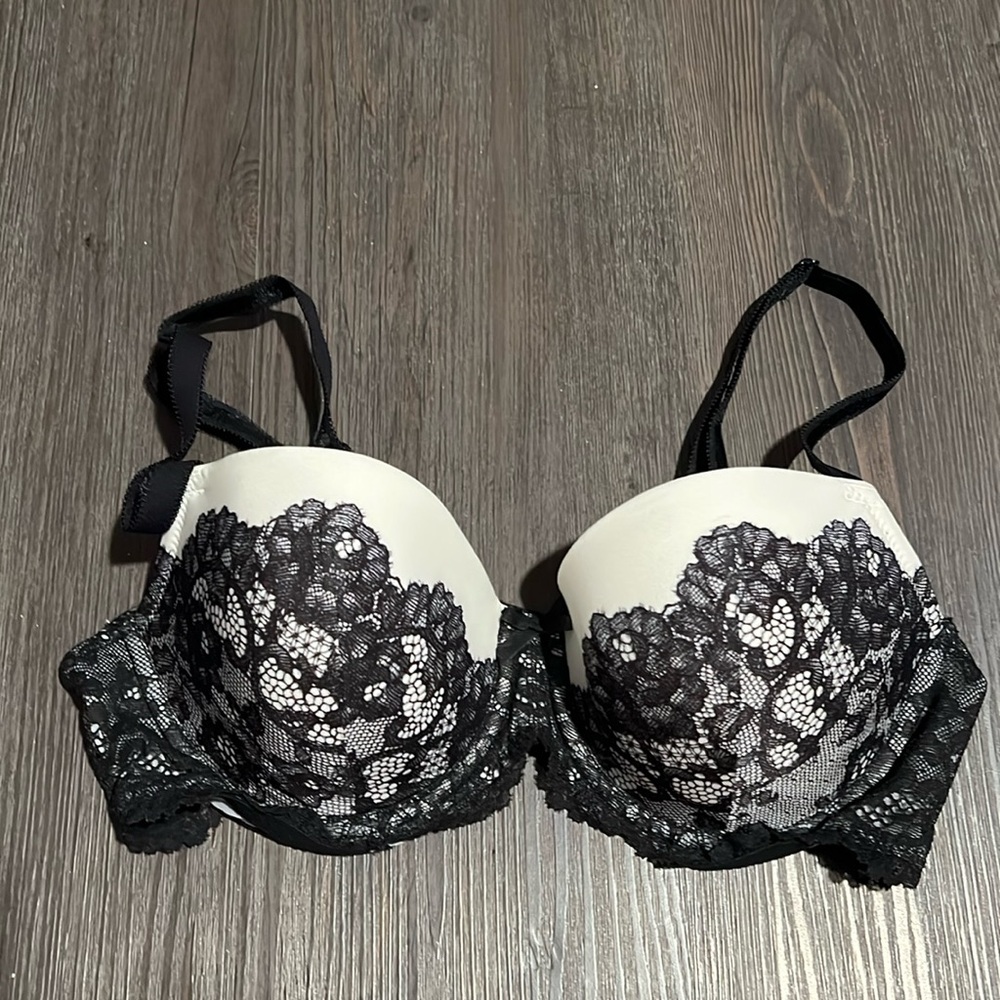 Victoria’s Secret Dream Angels Lined Demi Lace Bra 36C